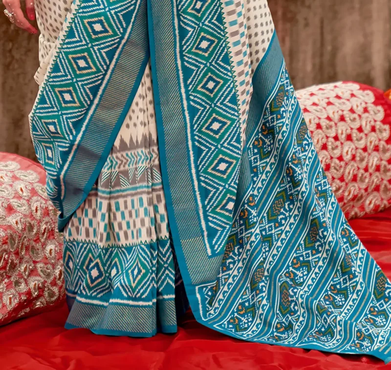 Off white Sea Blue Poly Viscose Silk Ikkat Printed Patola Saree - Image 4