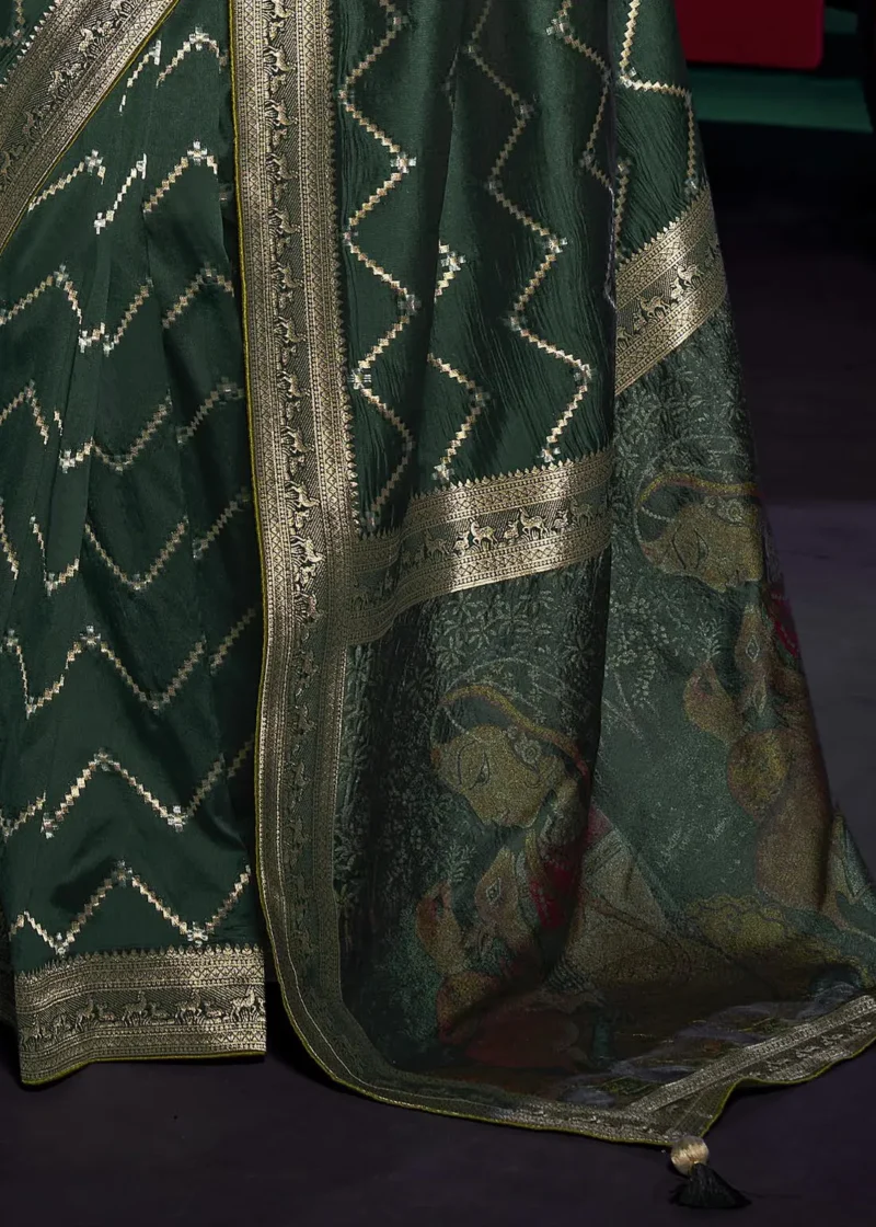 Emerald Green Banarasi Saree With Embroidered Blouse 4