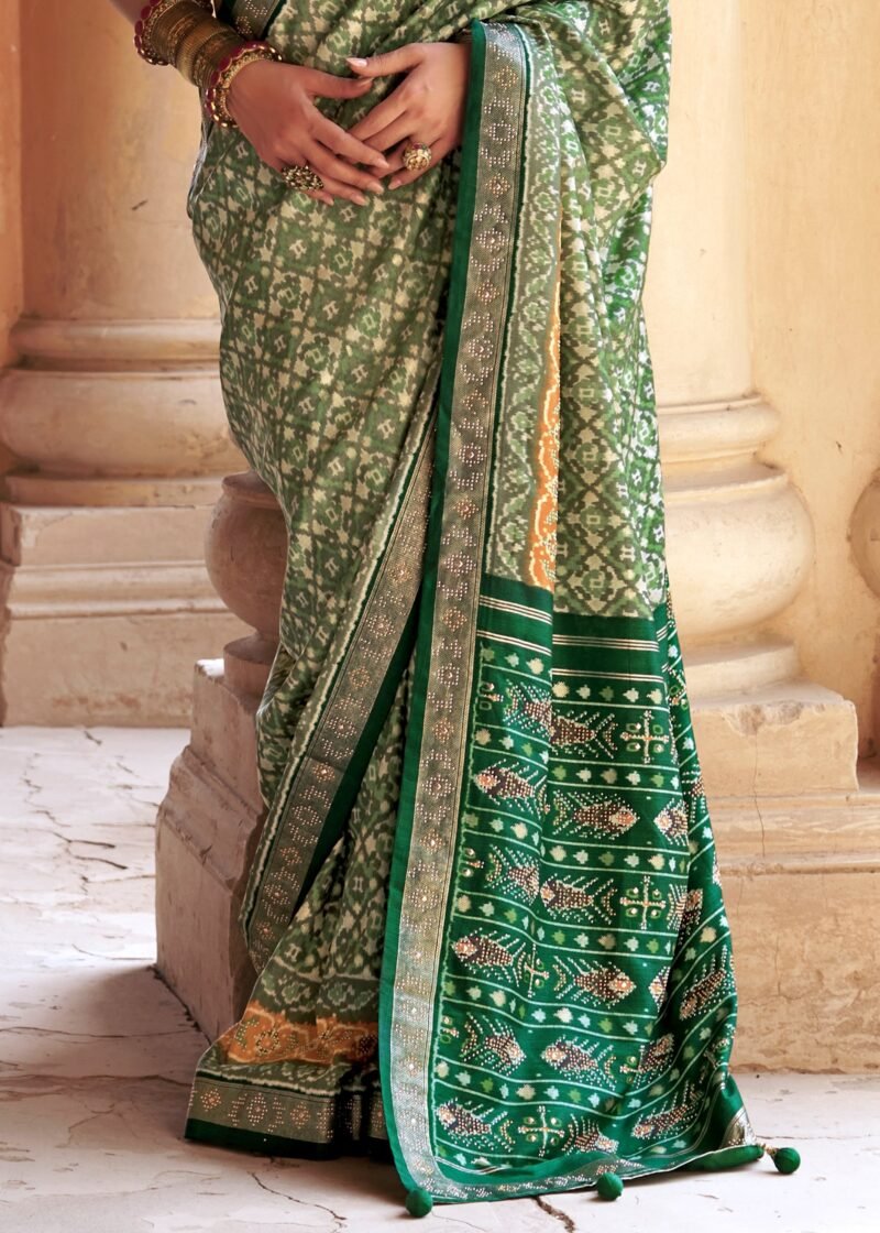 Fair Green Printed Traditional Patola Silk Saree - Image 2