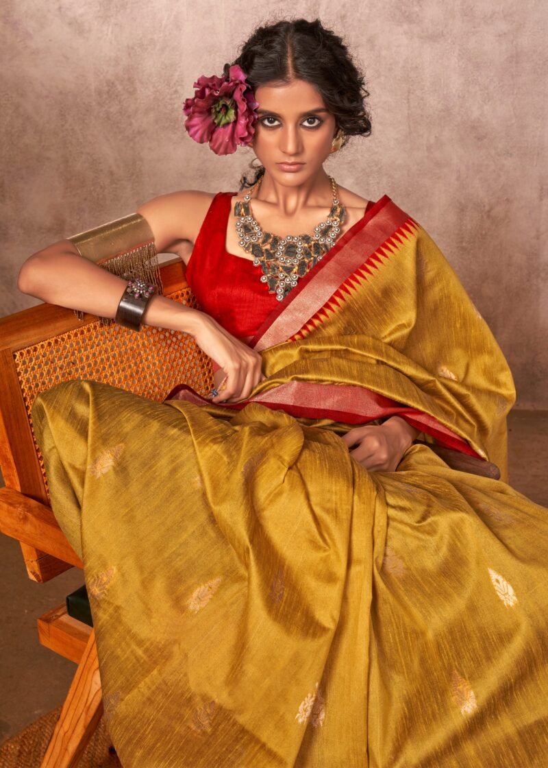 Misted Yellow Banarasi Silk Saree with Contrast Border - Image 4