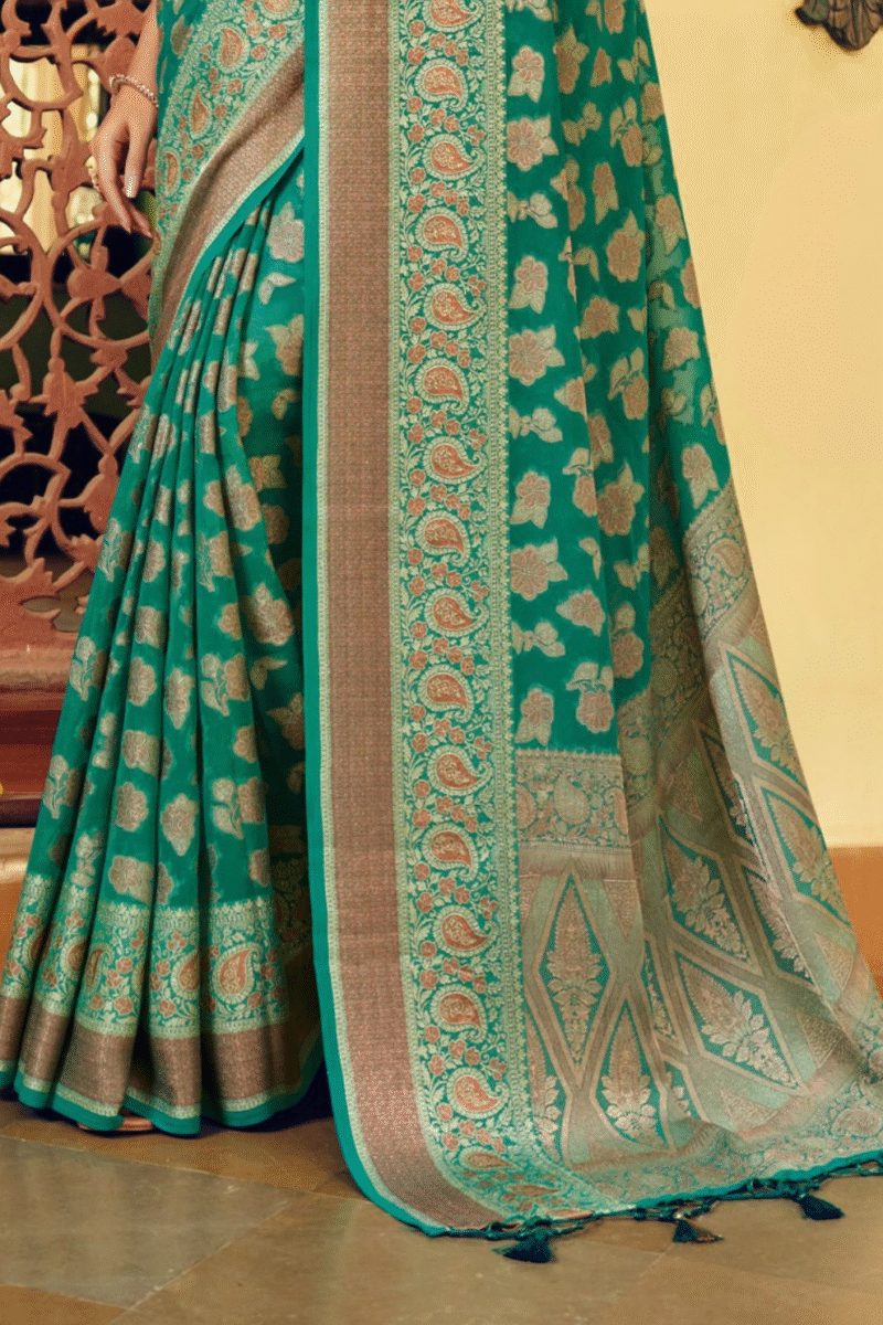 Floral Luxe Georgette Saree with Weaving Buta Border Pallu - Image 4
