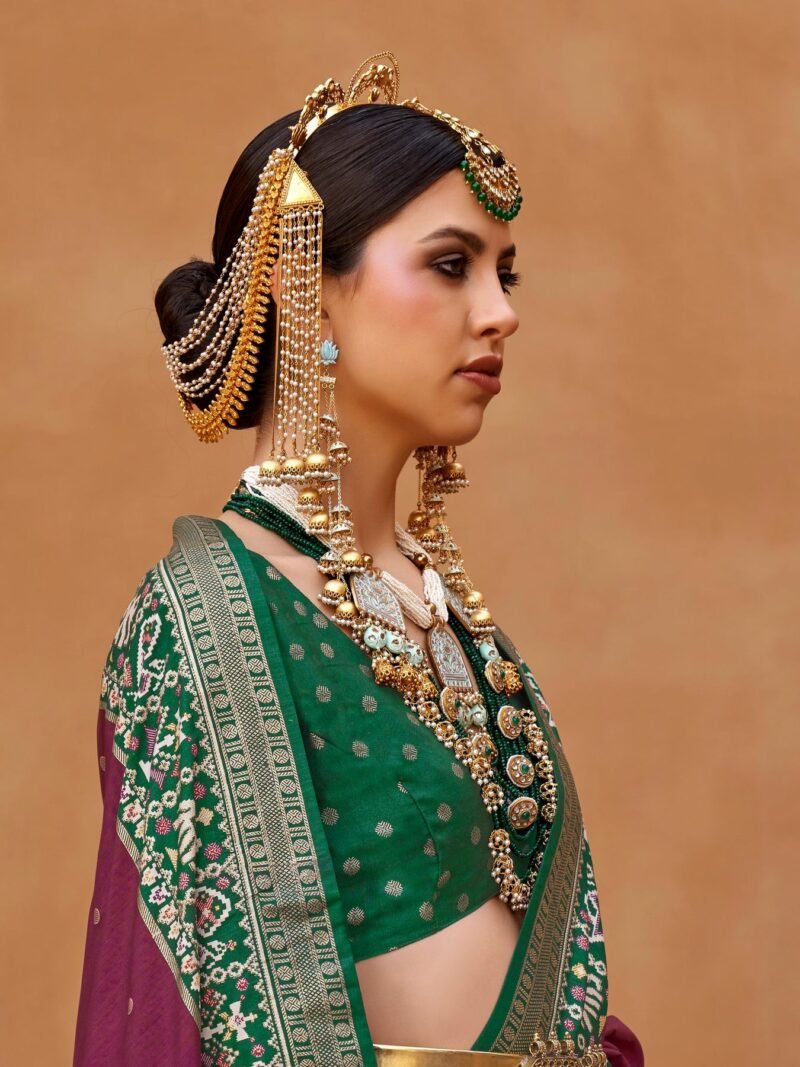 Magenta Woven Designer Luxury Patola Silk Saree - Image 3