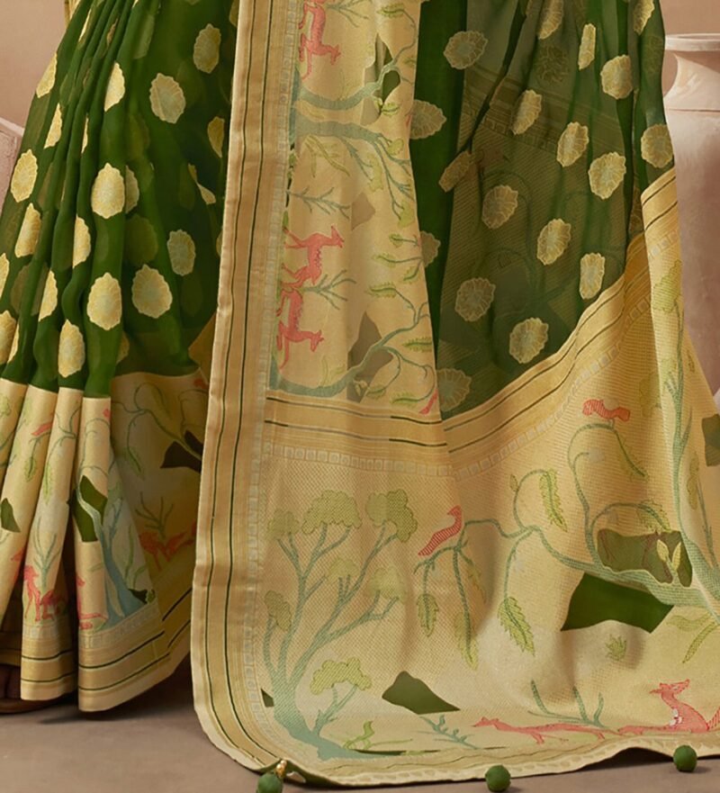 Green Pure Georgette Floral Printed Saree - Image 2
