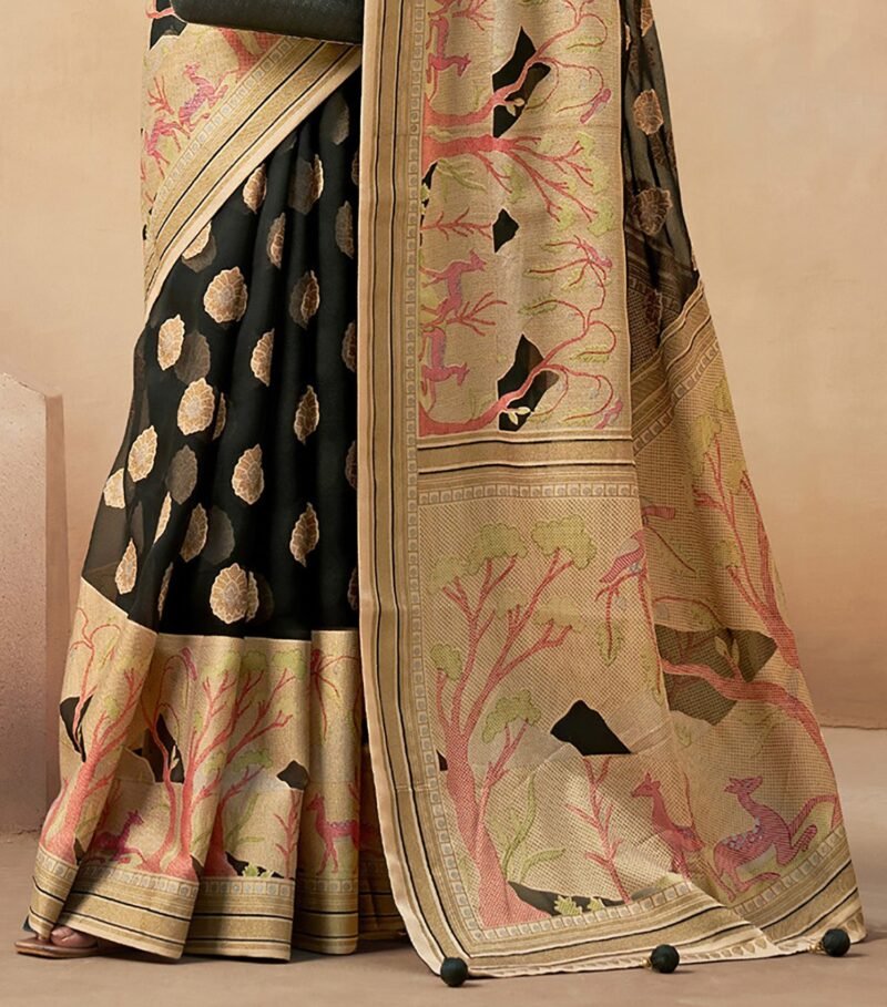 Black Pure Georgette Floral Printed Saree - Image 4