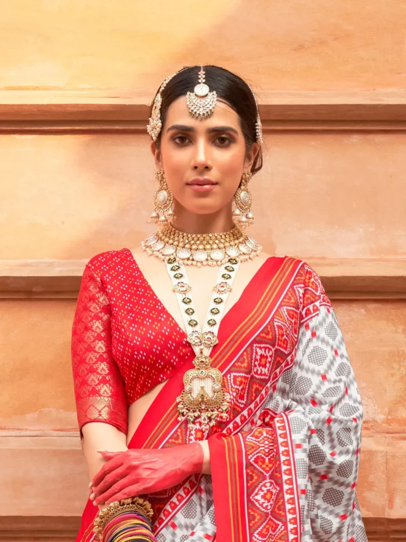 Santas Grey Printed Patola Saree - Image 4